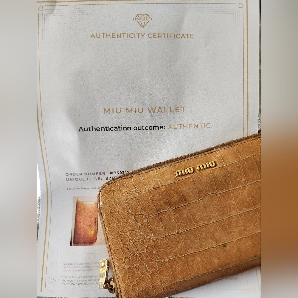 Preowned Miu Miu brown zipper‎ wallet
